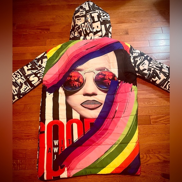 New NWT Winter zippered jacket with hood and embellished woman face size L - Picture 11 of 15